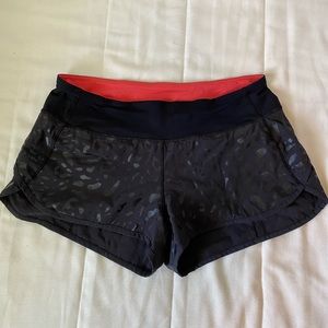 Lululemon Speed Up short Leopard Size 8